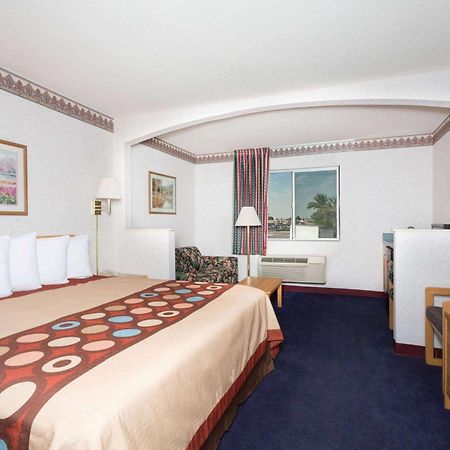 Days Inn By Wyndham Phoenix West Екстер'єр фото